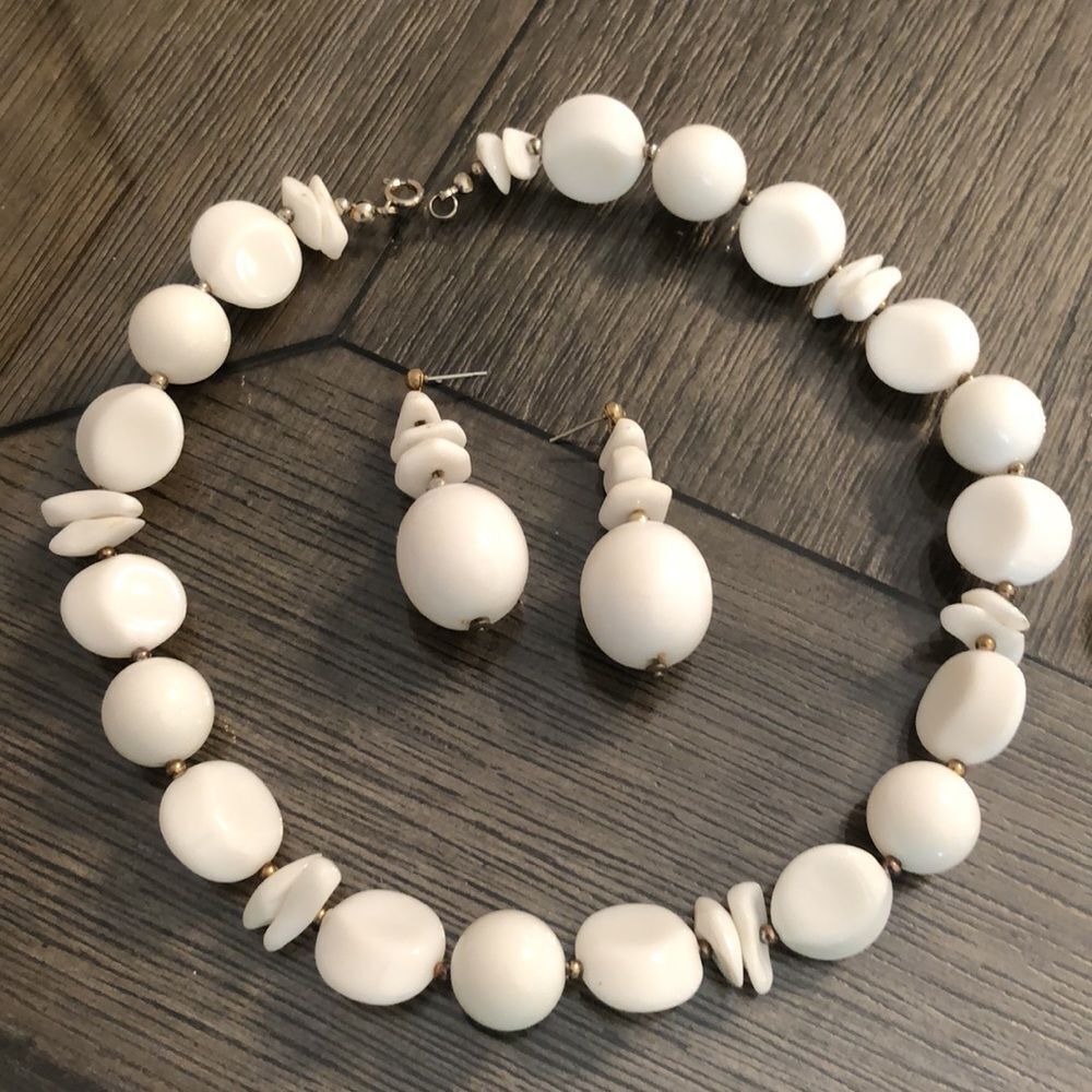 Vintage White Acrylic Bead Necklace 17" inches long